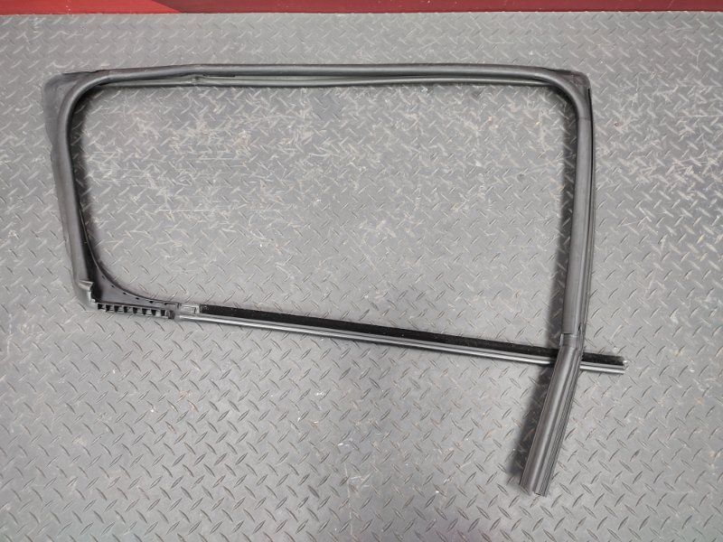 Уплотнитель стекла двери