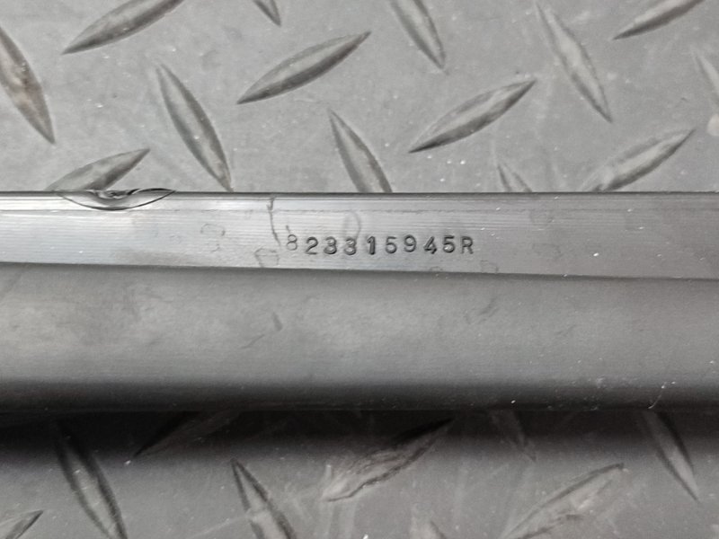 Уплотнитель стекла двери