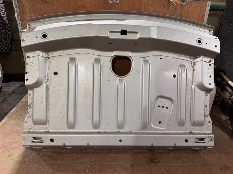 Задняя полка