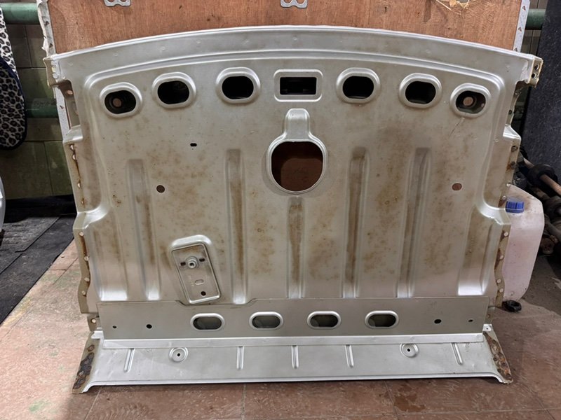 Задняя полка