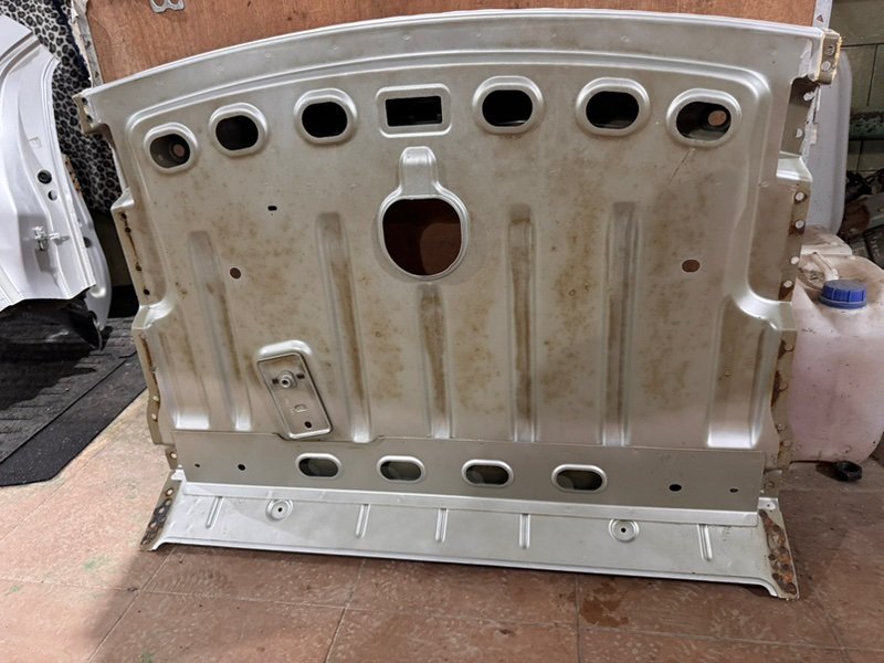 Задняя полка