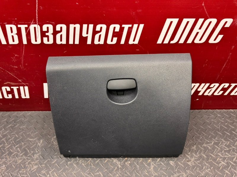 Крышка бардачка