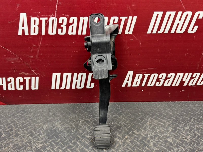 Педаль сцепления