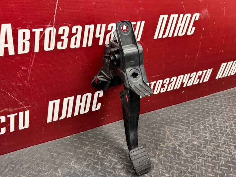 Педаль сцепления