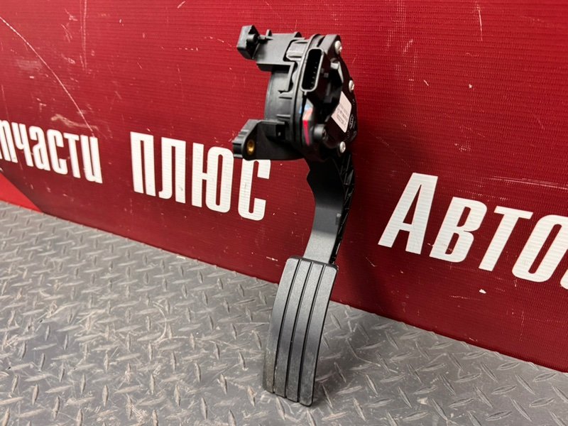 Педаль газа