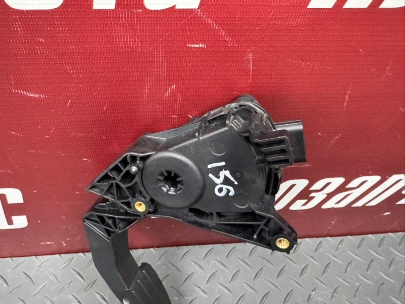 Педаль газа