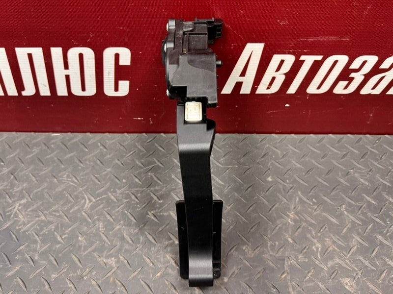 Педаль газа