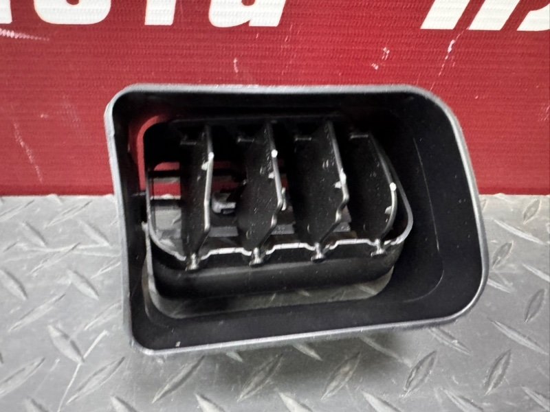 Дефлектор воздушный