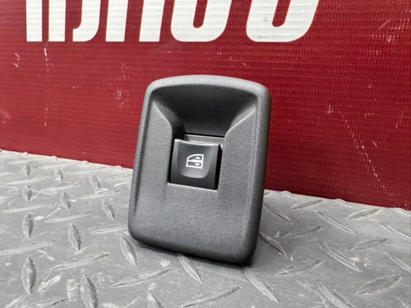 Кнопка стеклоподъемника