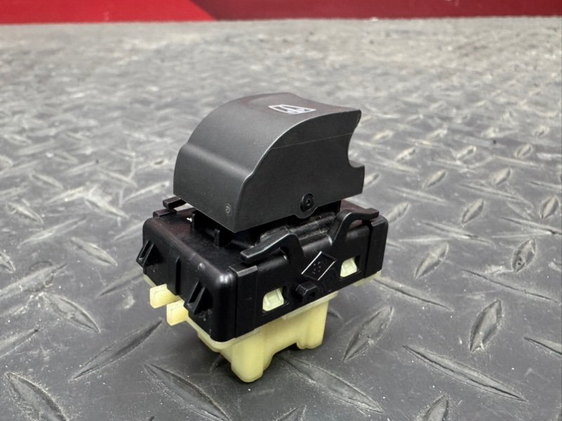 Кнопка стеклоподъемника