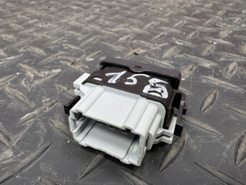 Кнопка обогрева сидений