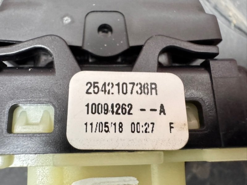 Кнопка стеклоподъемника