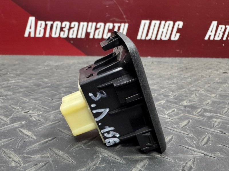 Кнопка стеклоподъемника