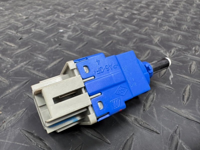 Датчик педали сцепления