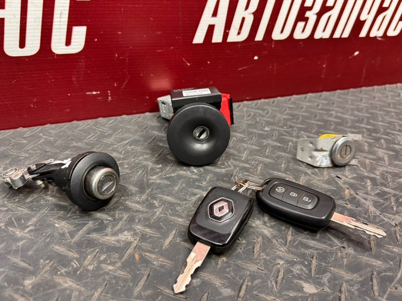 Комплект ключей