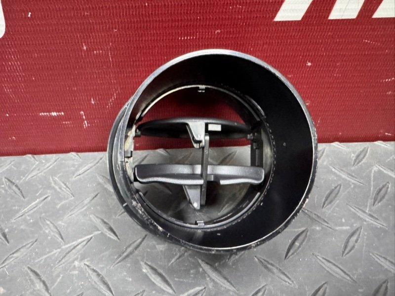 Воздушный дефлектор салона