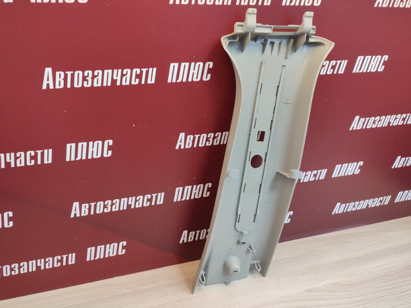 Обшивка средней стойки