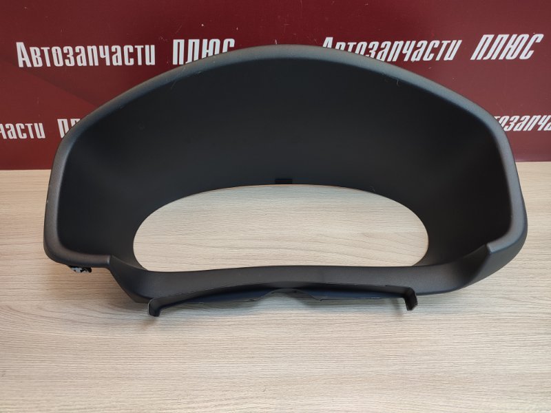 Козырек щитка приборов