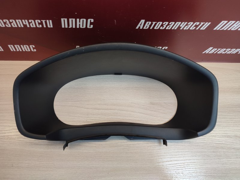 Козырек щитка приборов