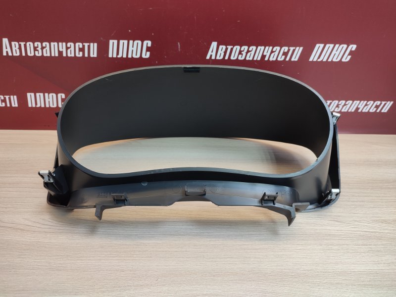 Козырек щитка приборов