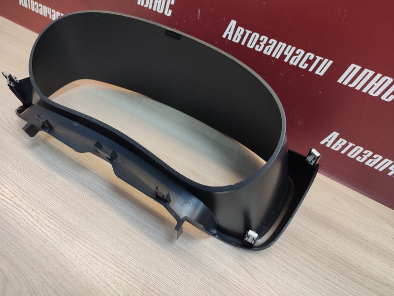 Козырек щитка приборов