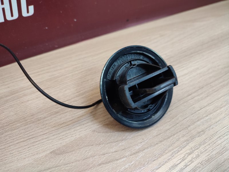 Крышка топливного бака