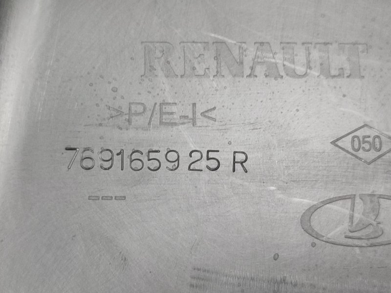 Обшивка средней стойки