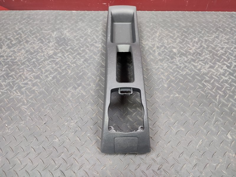 Консоль между сидений