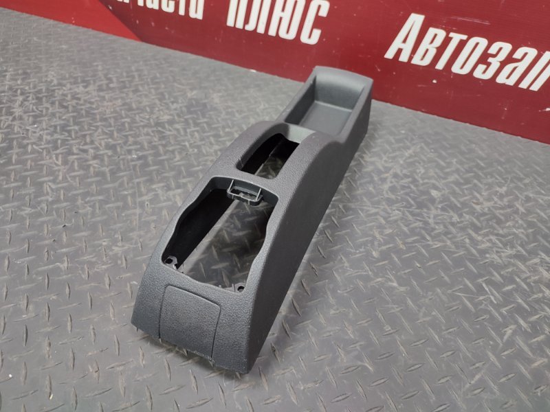 Консоль между сидений