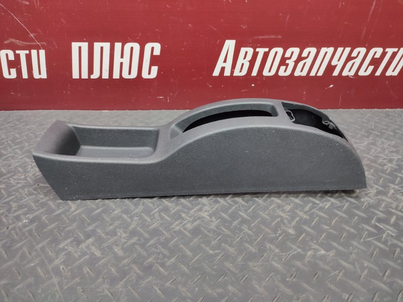 Консоль между сидений