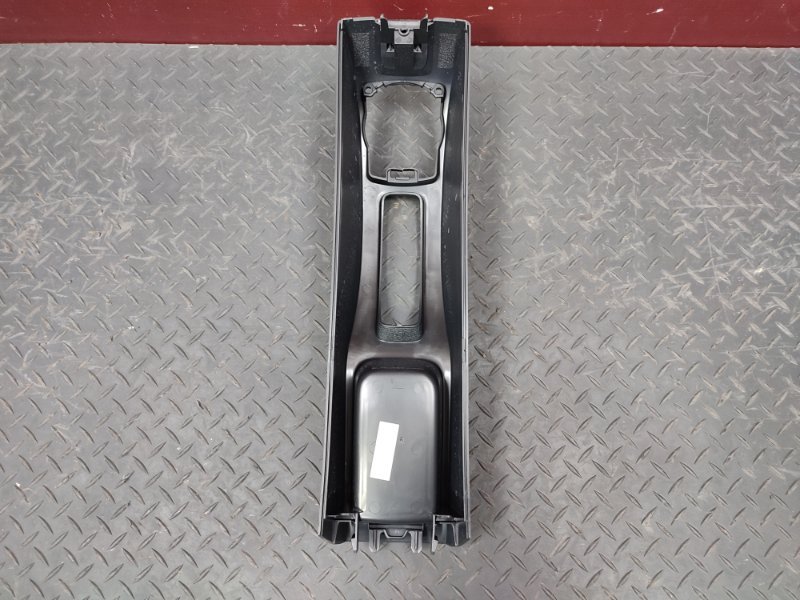 Консоль между сидений