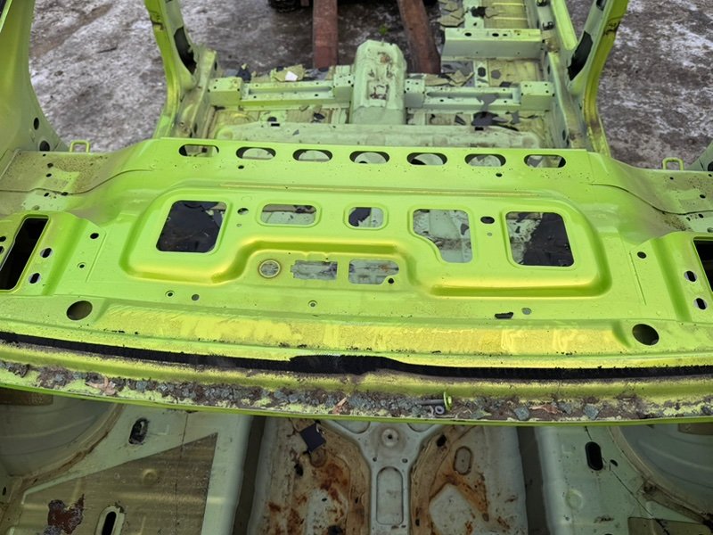 Задняя полка