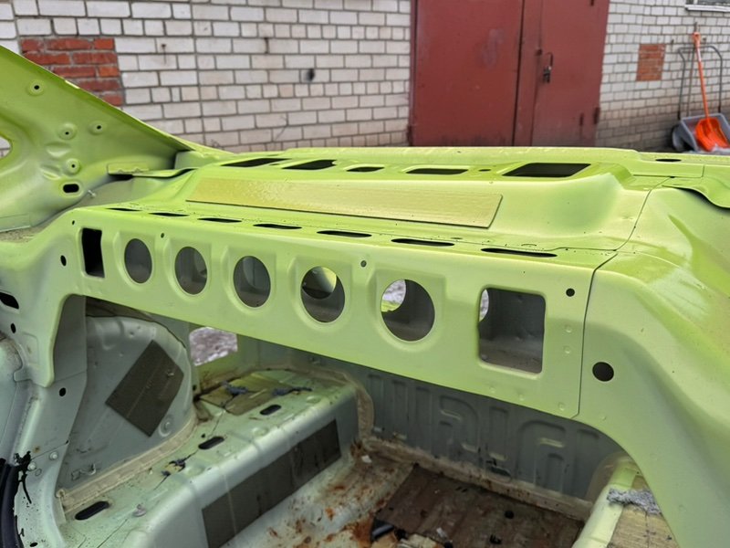 Задняя полка