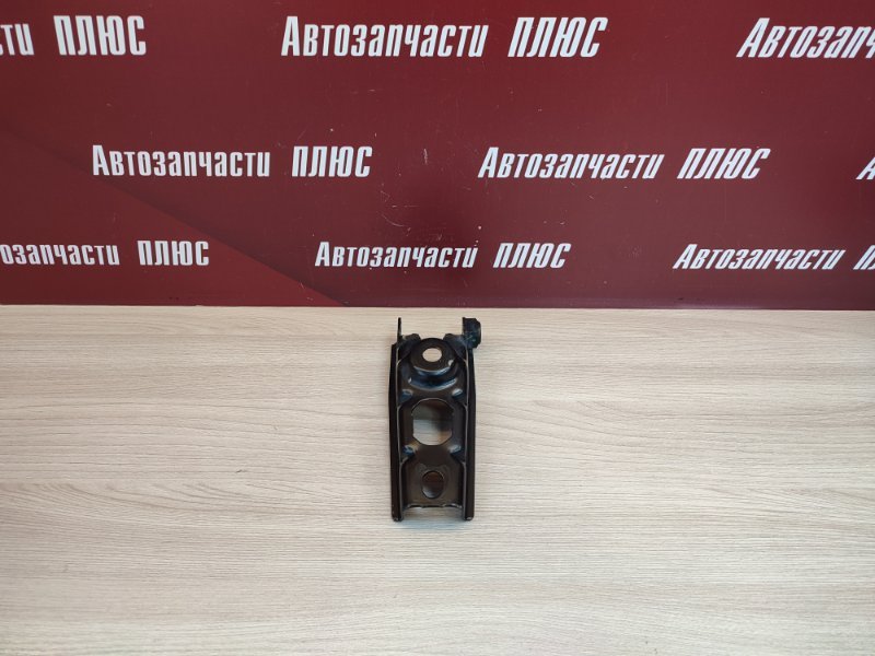 Кронштейн опоры двигателя