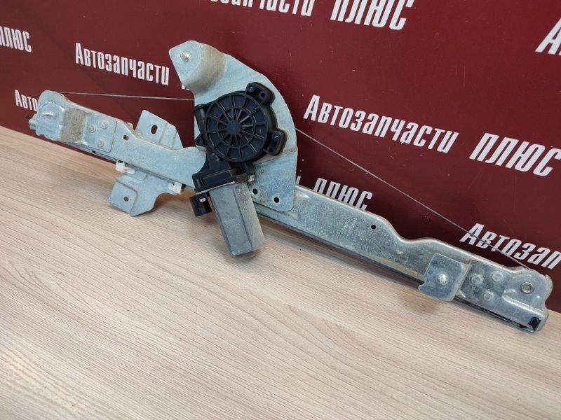 Стеклоподъемник    двери