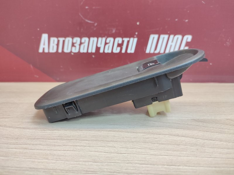 Кнопка стеклоподъемника
