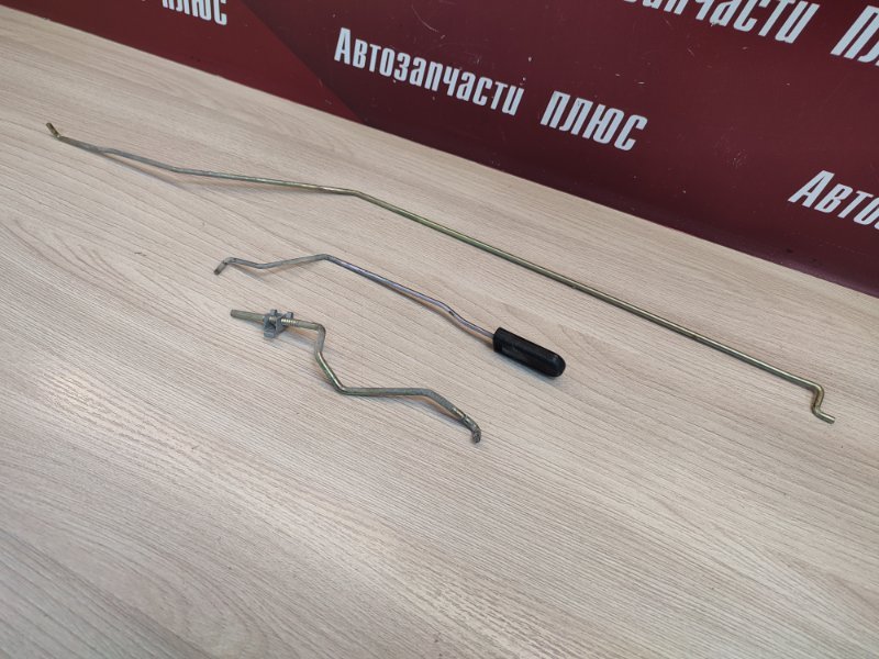 Тяга замка двери