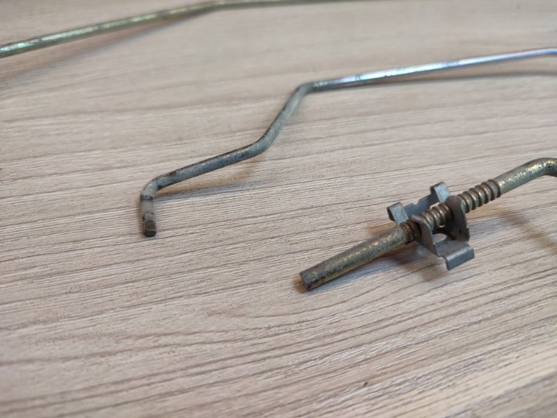 Тяга замка двери