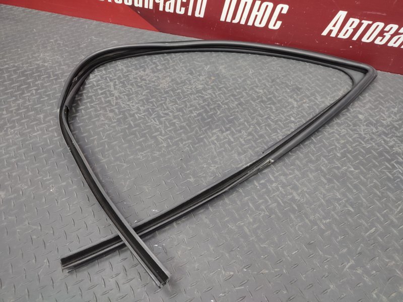 Уплотнитель стекла двери