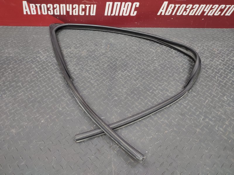 Уплотнитель стекла двери