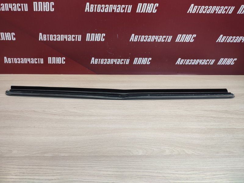 Уплотнитель стекла двери внешний