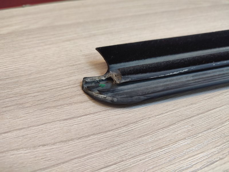 Уплотнитель стекла двери внешний