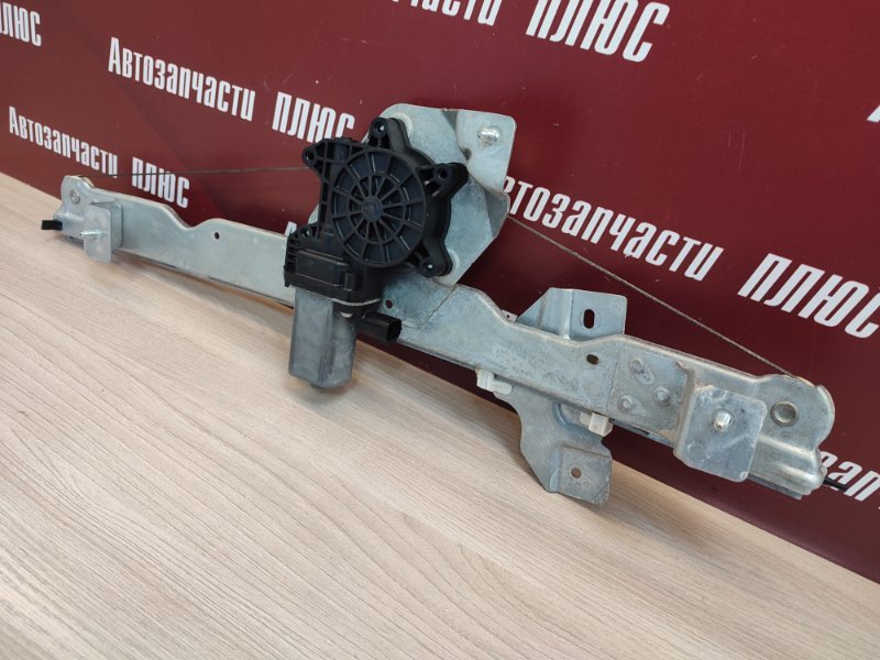 Стеклоподъемник    двери