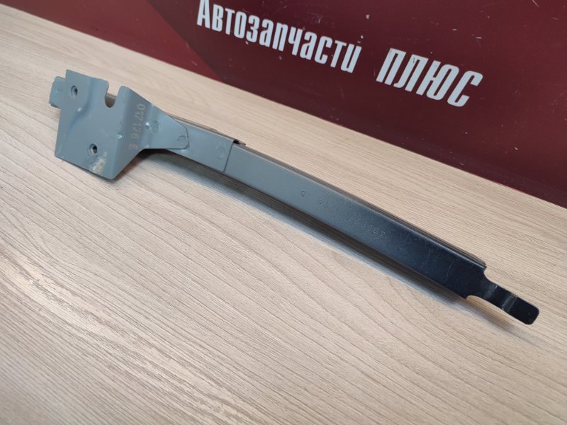 Направляющая стекла     двери