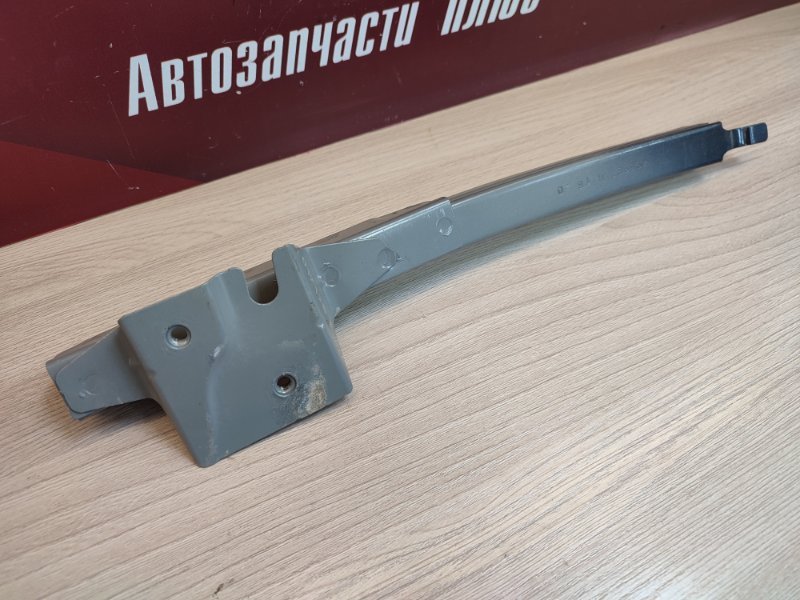 Направляющая стекла     двери