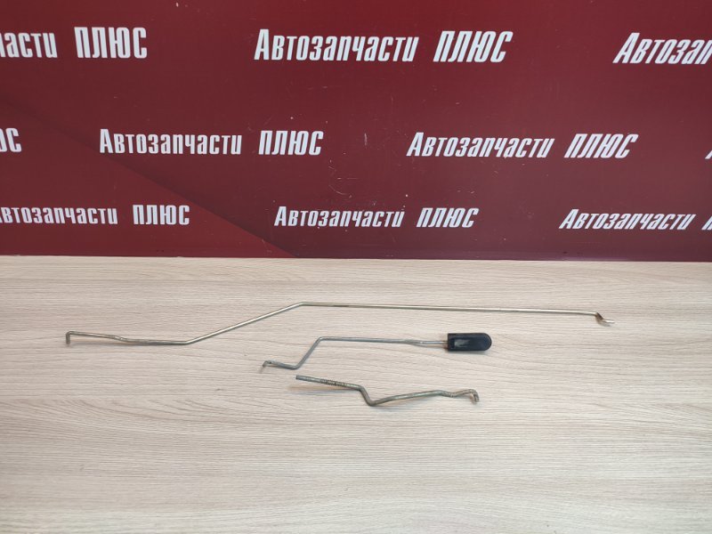 Тяга замка двери