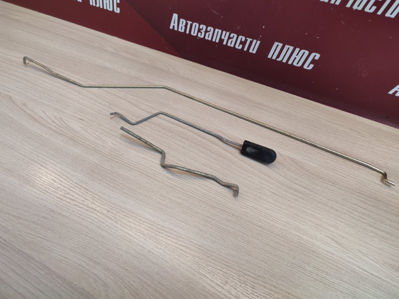 Тяга замка двери