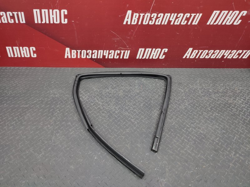 Уплотнитель стекла двери