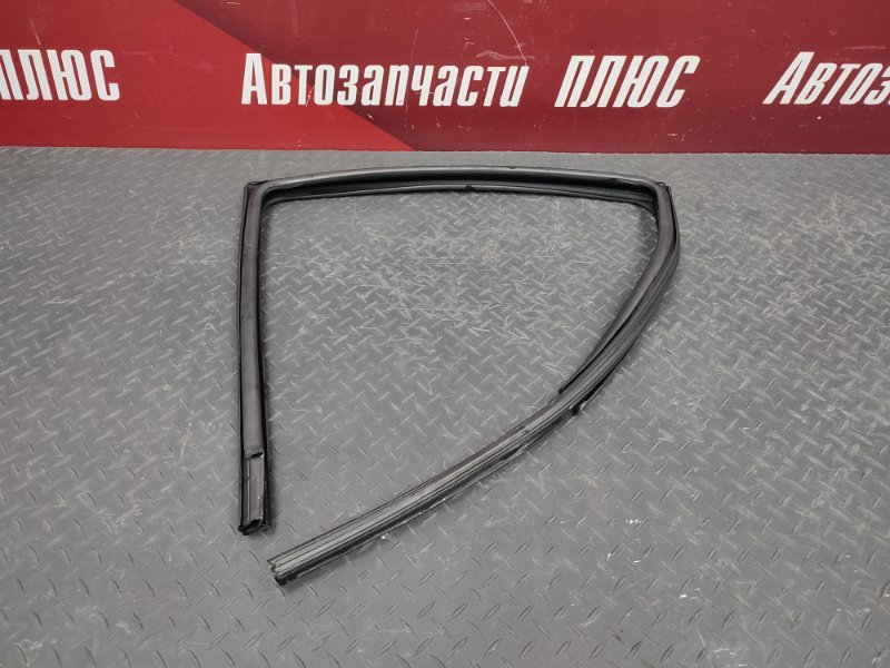 Уплотнитель стекла двери