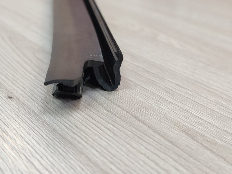 Уплотнитель стекла двери внутренний